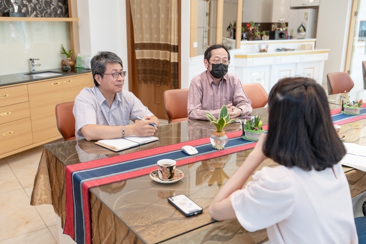 丁丁藥局成功案例_人事部門林經理、IT部門段經理訪談照 丁丁藥局成功案例_人事部門林經理、IT部門段經理訪談照_01