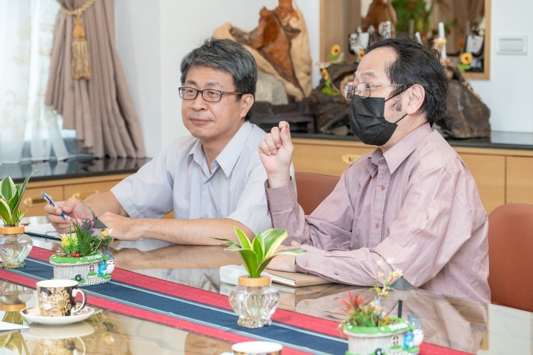 丁丁藥局成功案例_人事部門林經理、IT部門段經理訪談照_02 丁丁藥局成功案例_人事部門林經理、IT部門段經理訪談照_02